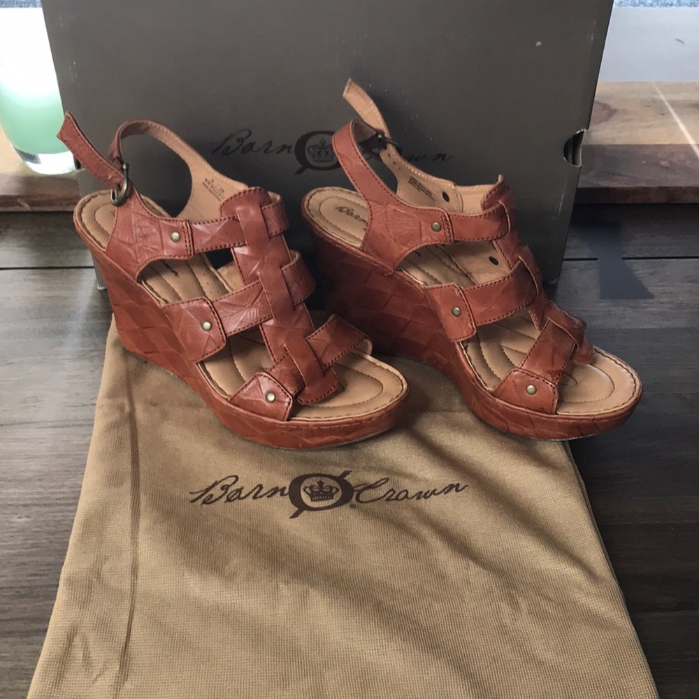 Born Jewell Size 8 Sandals